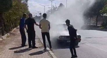 Muş’ta seyir halindeki otomobil yandı