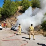 Yanan araca orman ekipleri müdahale etti