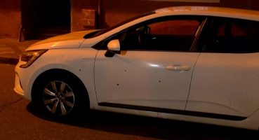 Bağcılar’da otomobile silahlı saldırı: 2 yaralı