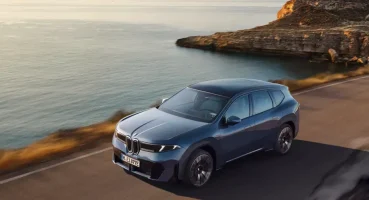 BMW, genç alıcılara hitap etmek için geleneksel kontrollerden uzaklaşıyor