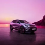 Renault Scenic E-Tech daha uzun menzil ve daha hızlı şarj özelliği sunuyor
